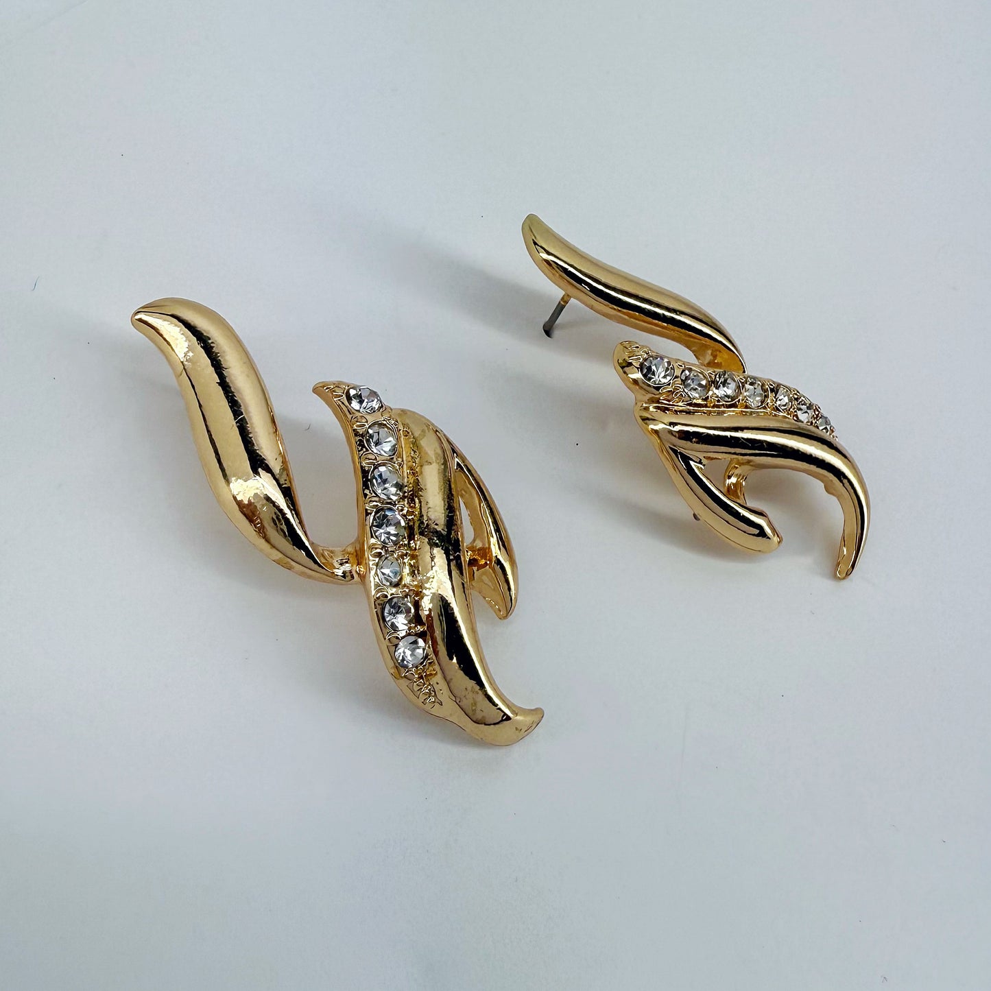 Post Back Fire Design With Rhinestone