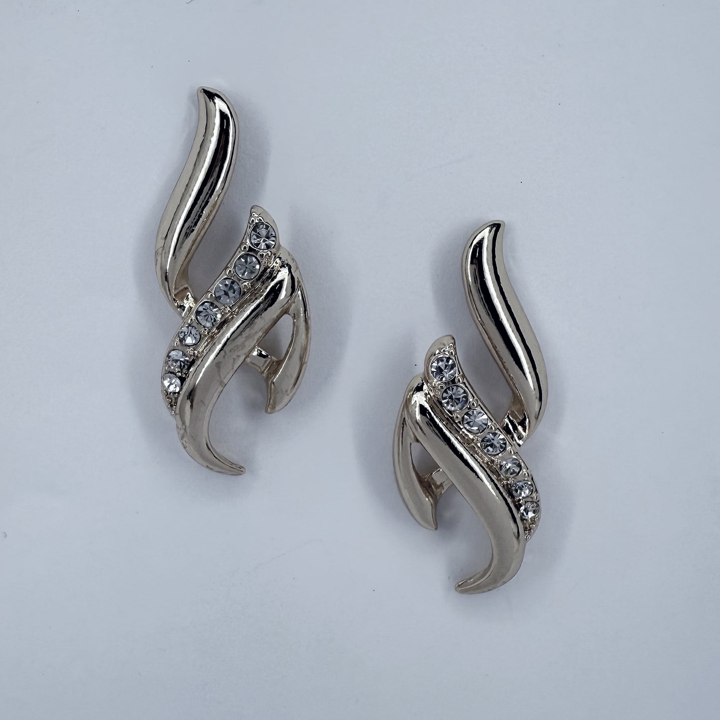 Post Back Fire Design With Rhinestone