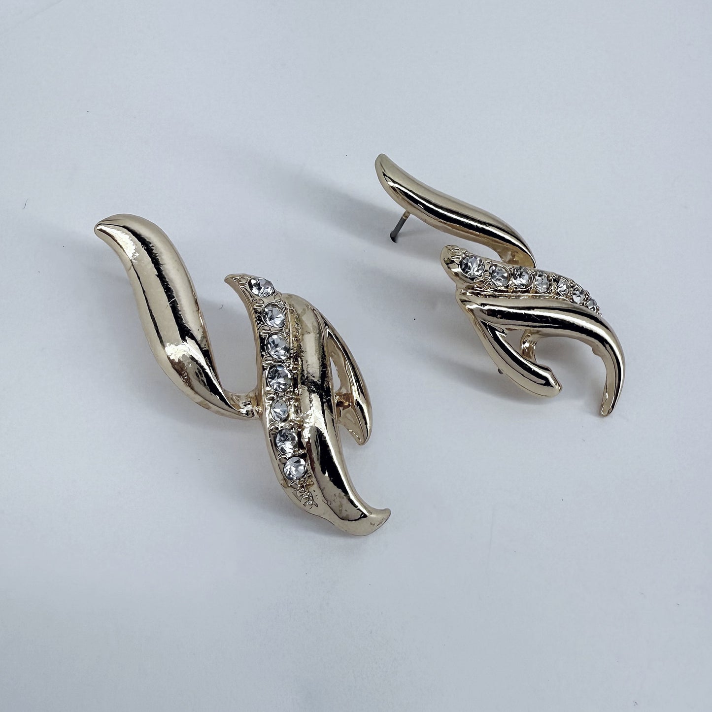 Post Back Fire Design With Rhinestone