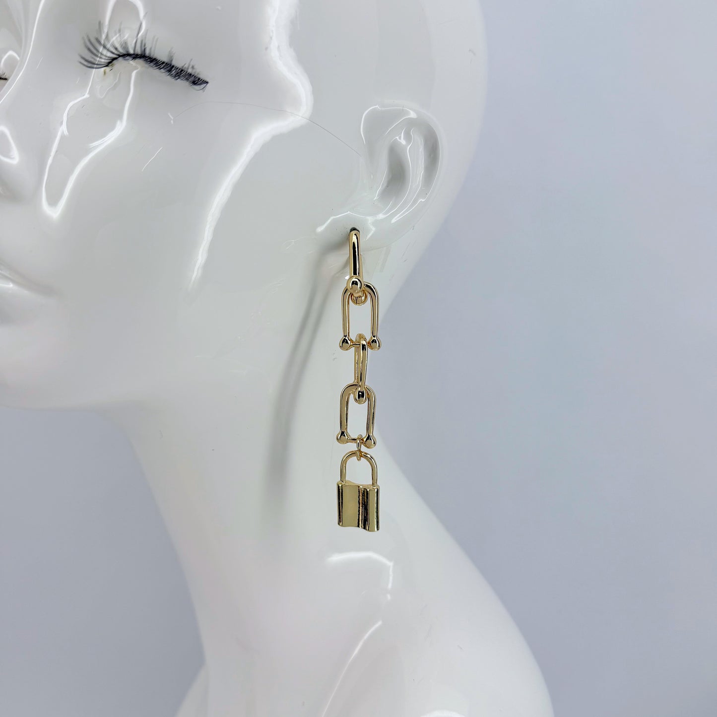 Gold Finish U Link Chains Hook With Lock Dangle
