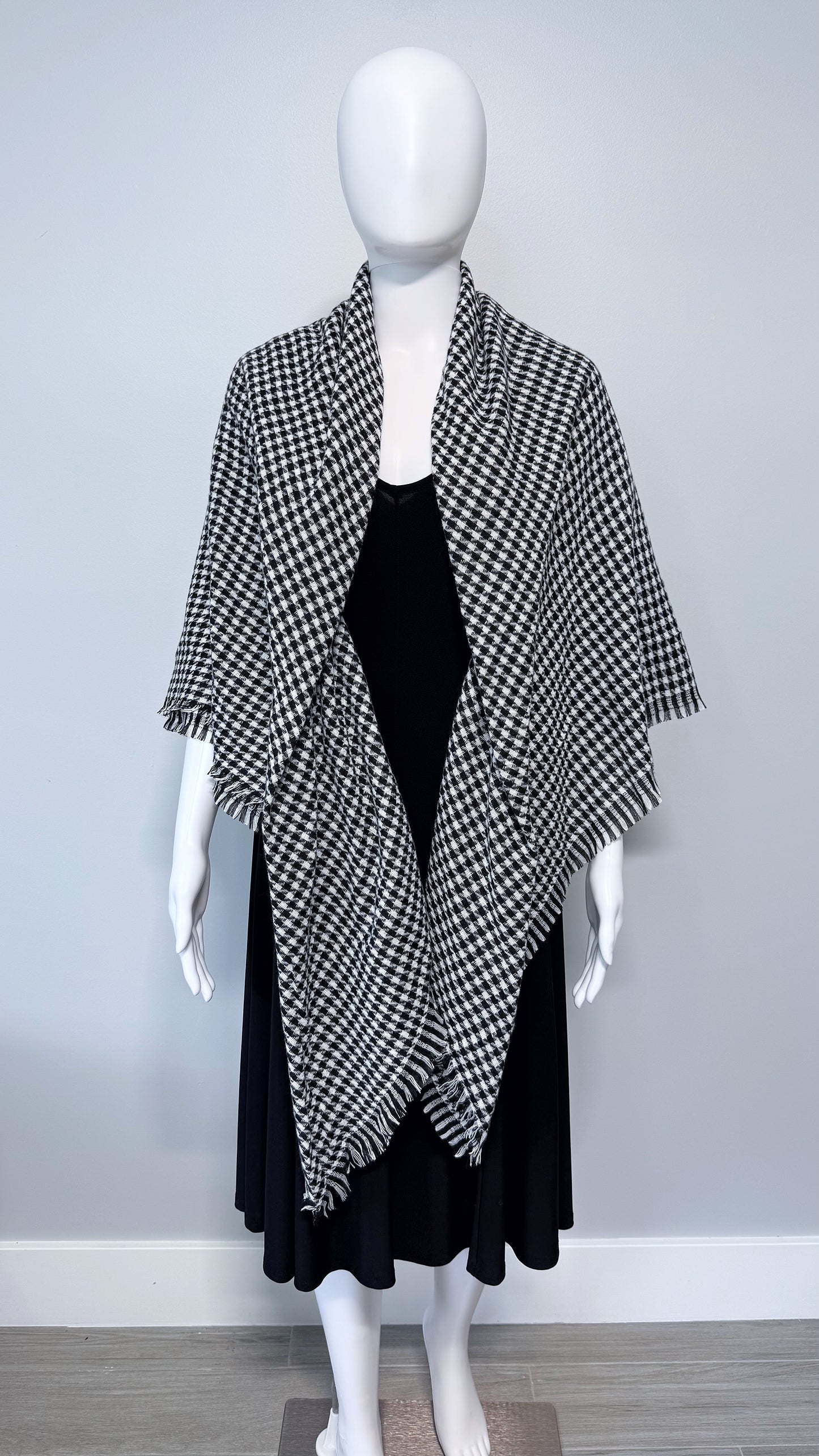 Black and White Houndstooth Print Scarf