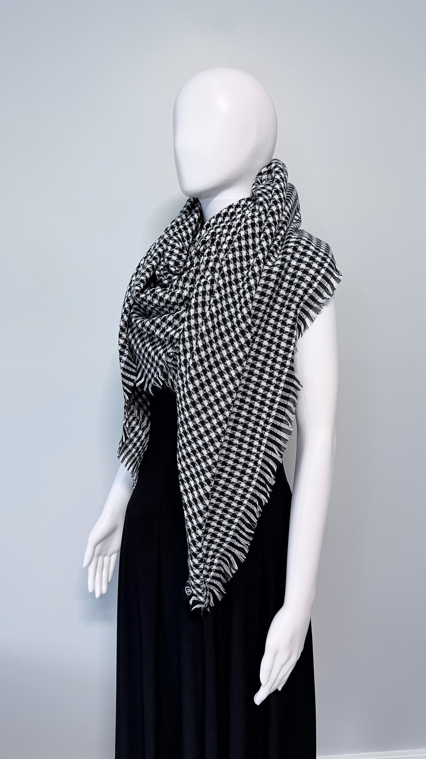 Black and White Houndstooth Print Scarf
