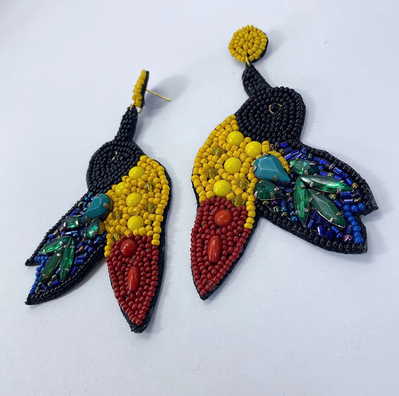 Beaded Hummingbird Colibri Multicolor Back Velvet Earrings