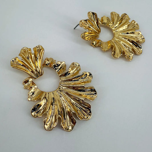 Metal Leaf Design Post Back Earring With A Beautiful Leaf Dangle