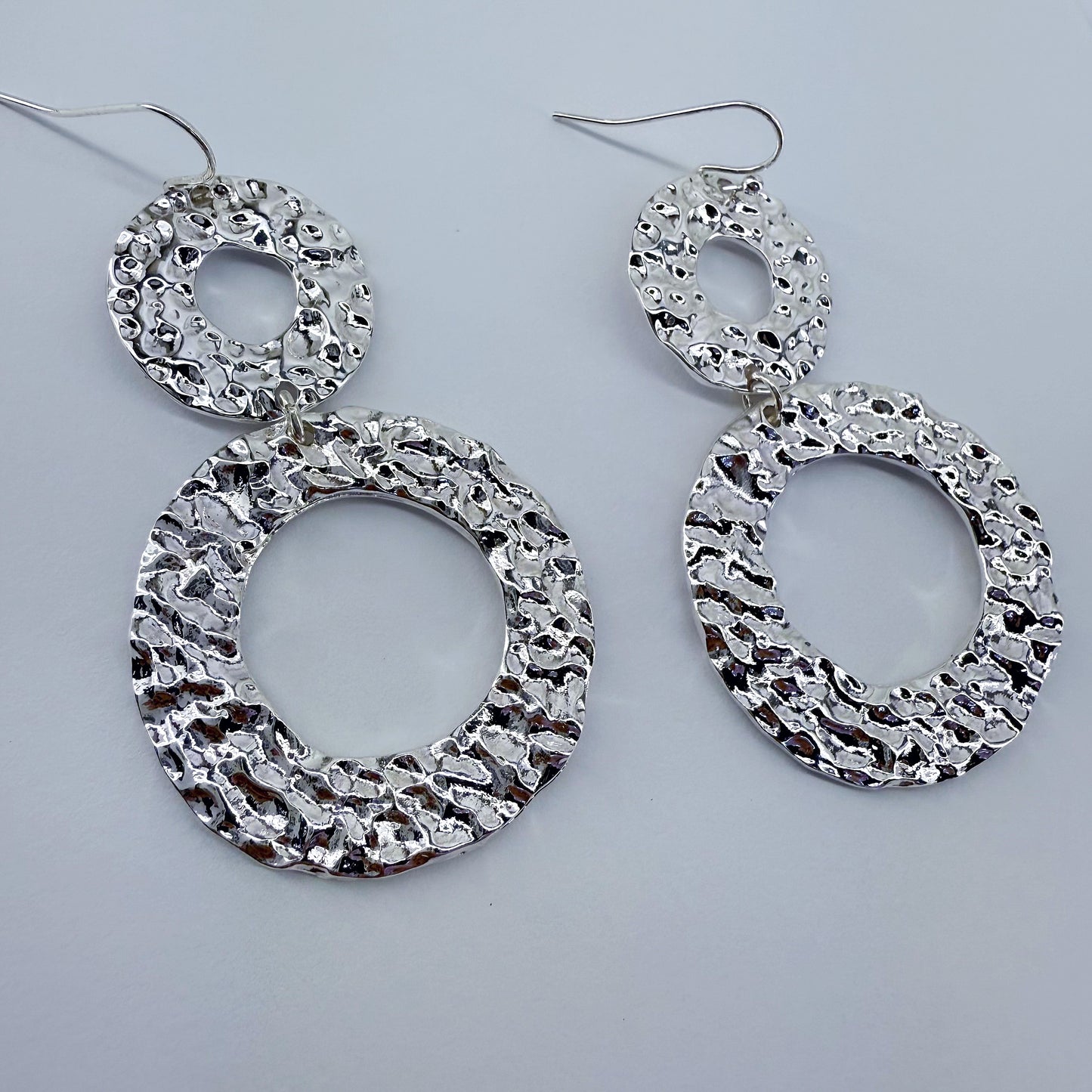 Gold Or Silver Finish Fish Hook Earrings With Tailored Hammered Texture Circles Design