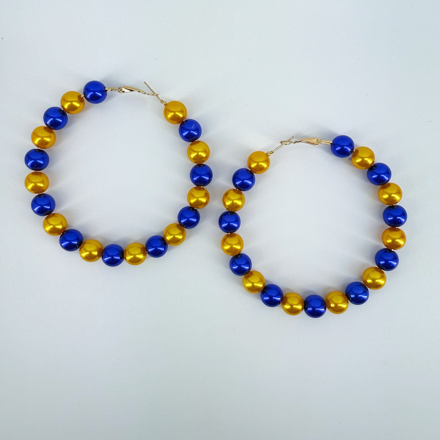 Colorful Pearls Hoop In Gold Or Silver Finish