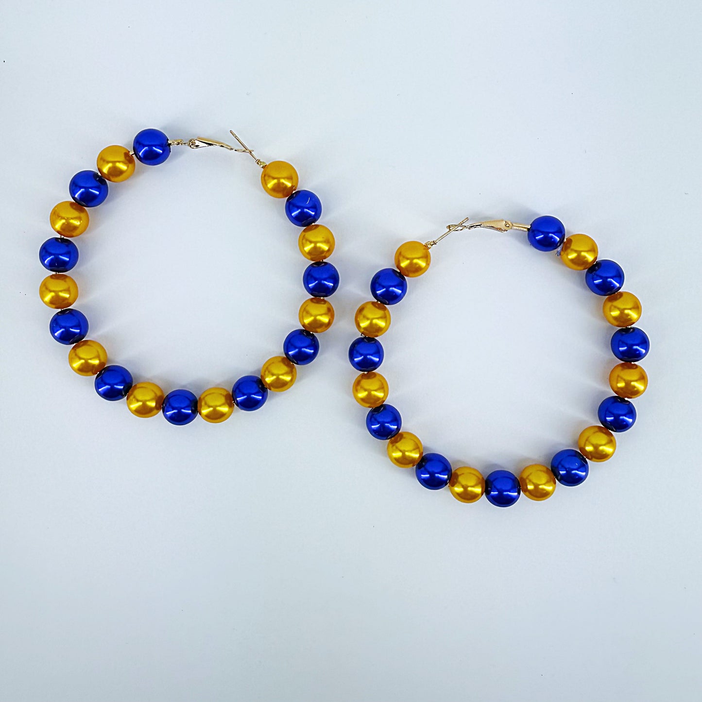 Colorful Pearls Hoop In Gold Or Silver Finish