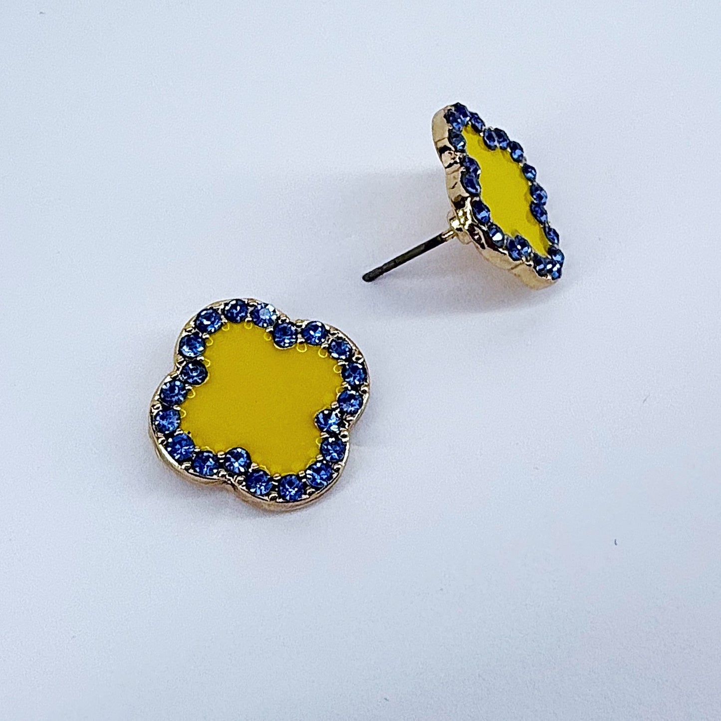 Post Back Clover Rhinestone Outline Earrings With Color Epoxy