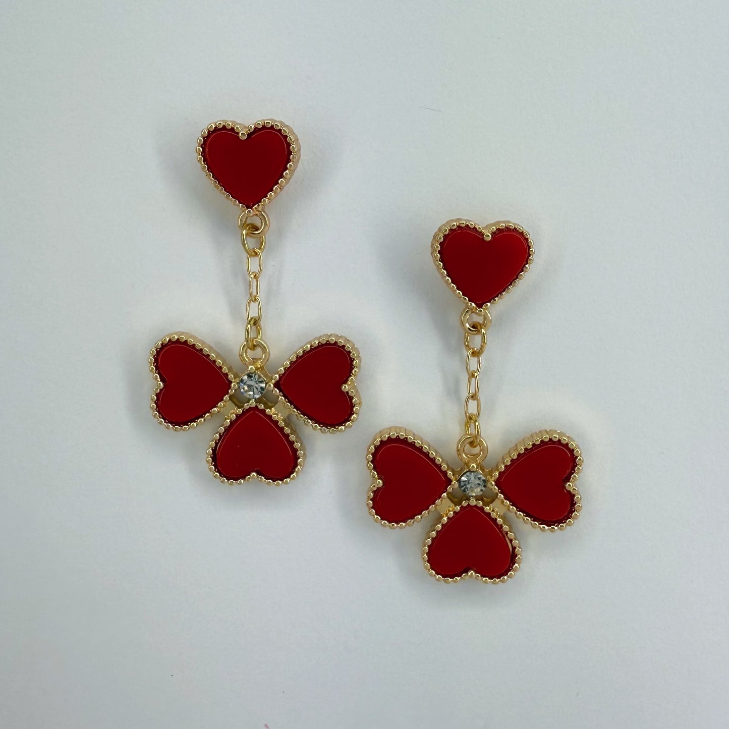 Post Back Gold Finish Heart Design With Clover Dangle
