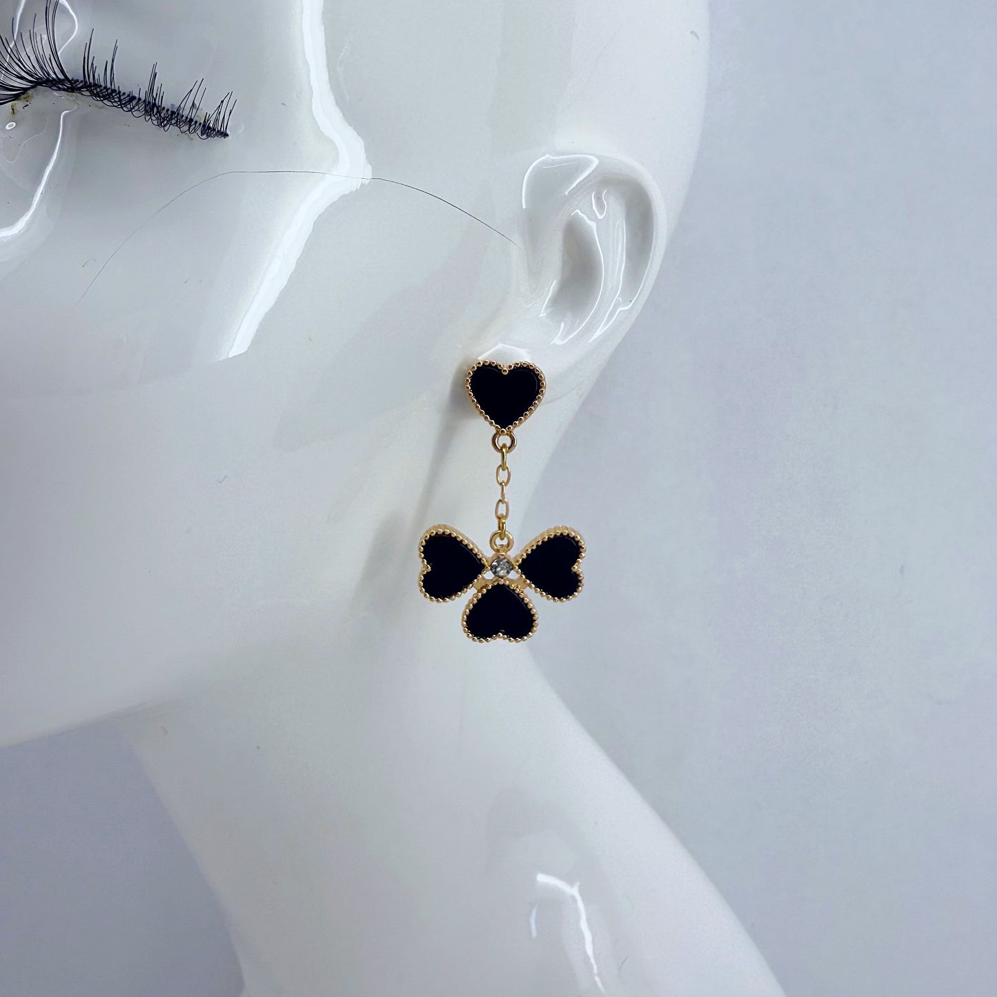 Post Back Gold Finish Heart Design With Clover Dangle
