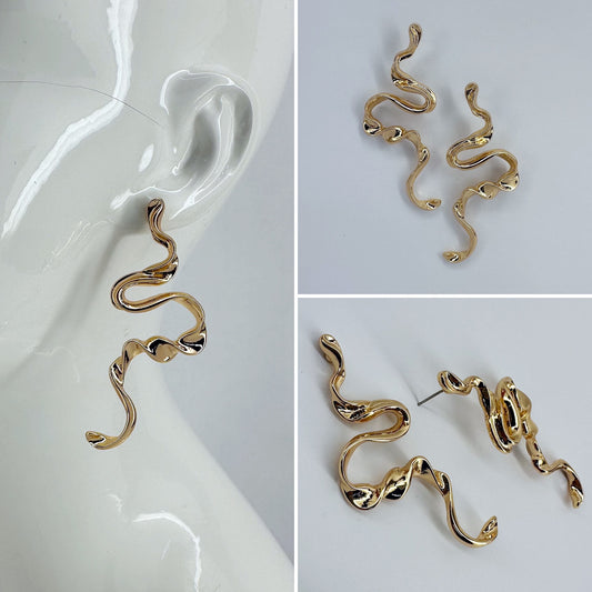 Gold Finish Elegant Wave Line Design Post Back Earrings