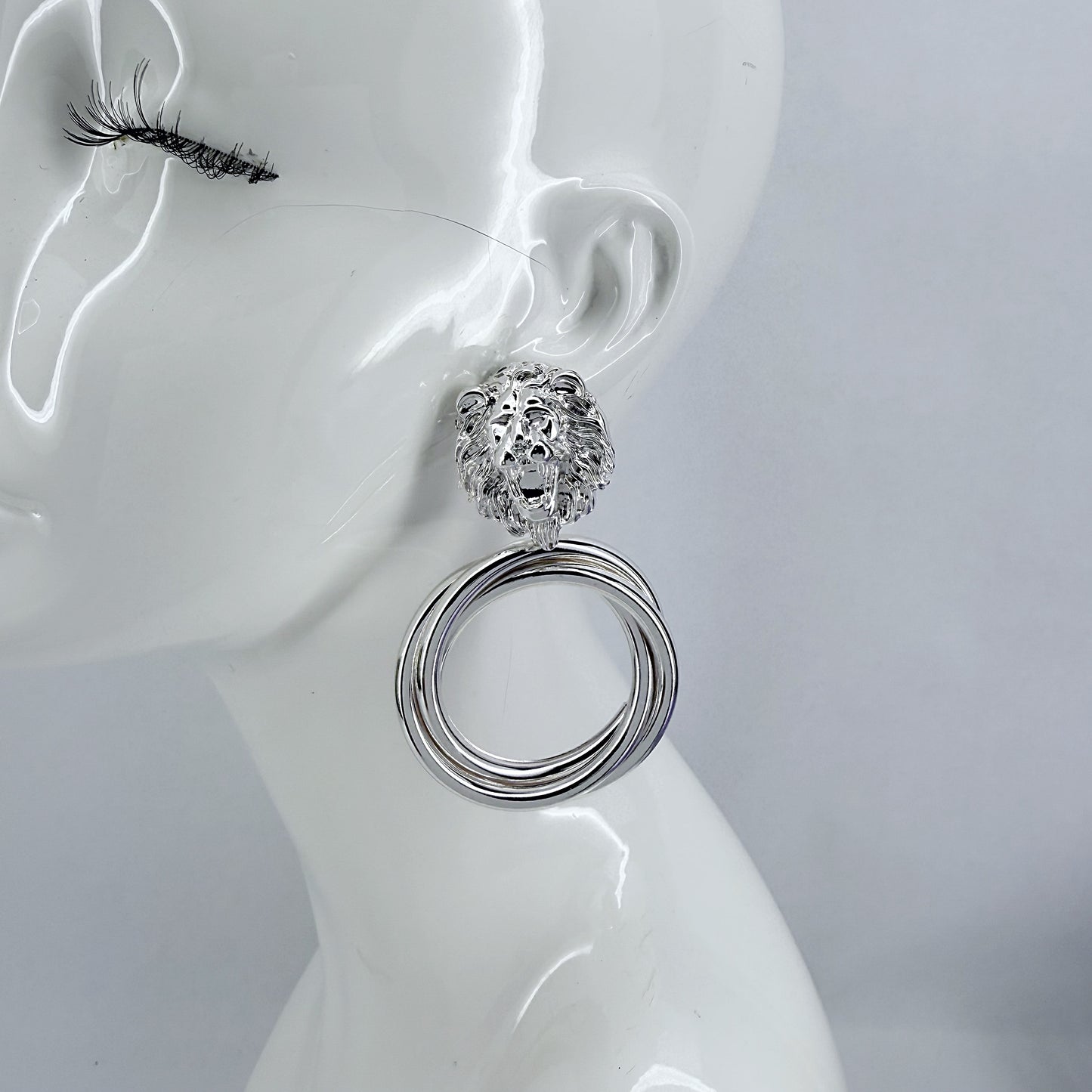 Metal Post Back Silver Finish Lion Head Earrings With Triple Rings Dangle