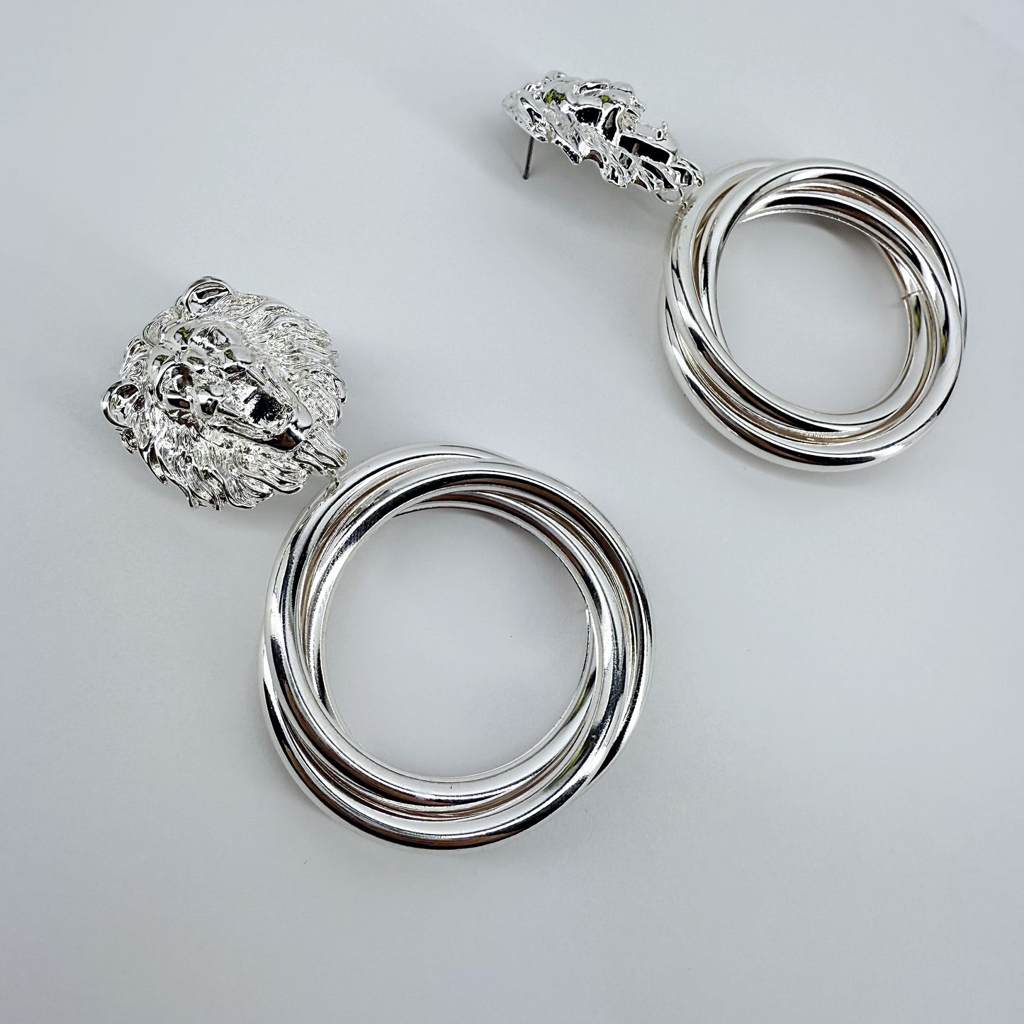 Metal Post Back Silver Finish Lion Head Earrings With Triple Rings Dangle
