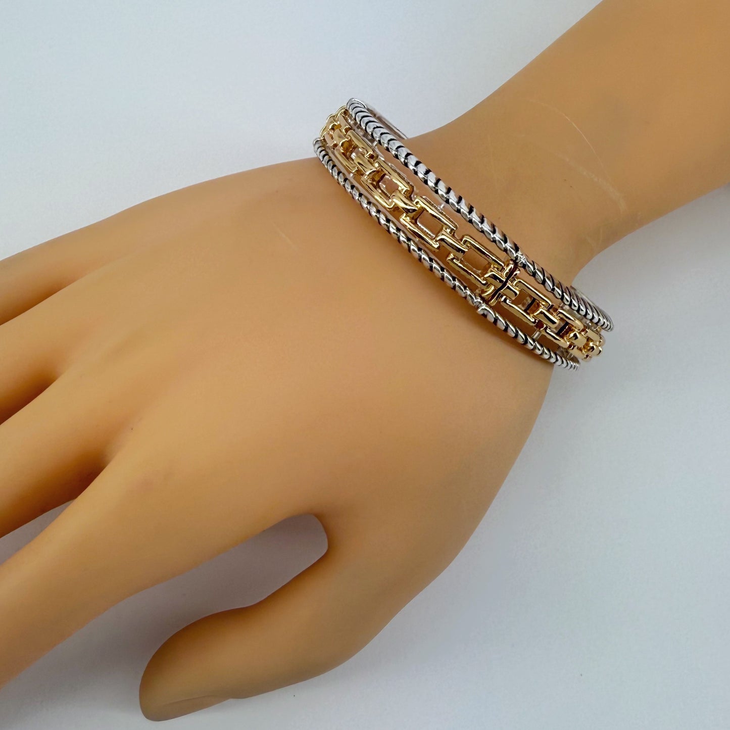 Stretchable Bracelet With Filigree and Cuban Link Gold Or Silver Finish
