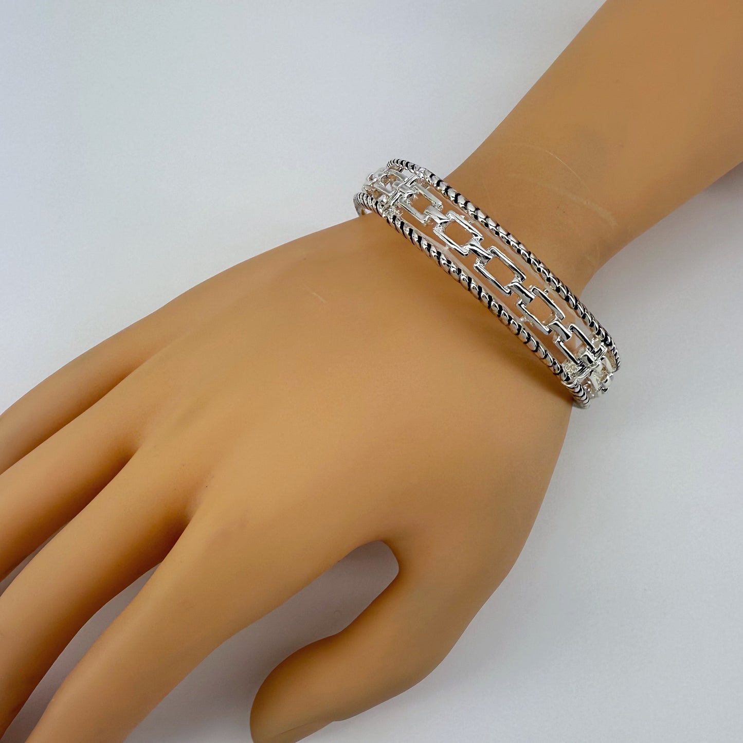 Stretchable Bracelet With Filigree and Cuban Link Gold Or Silver Finish