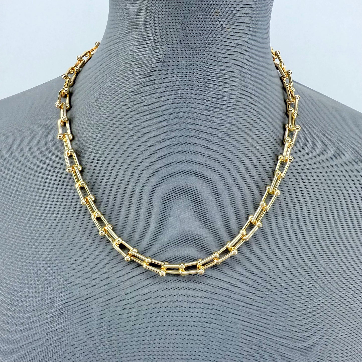 U shape Gold or Silver Finish Necklace