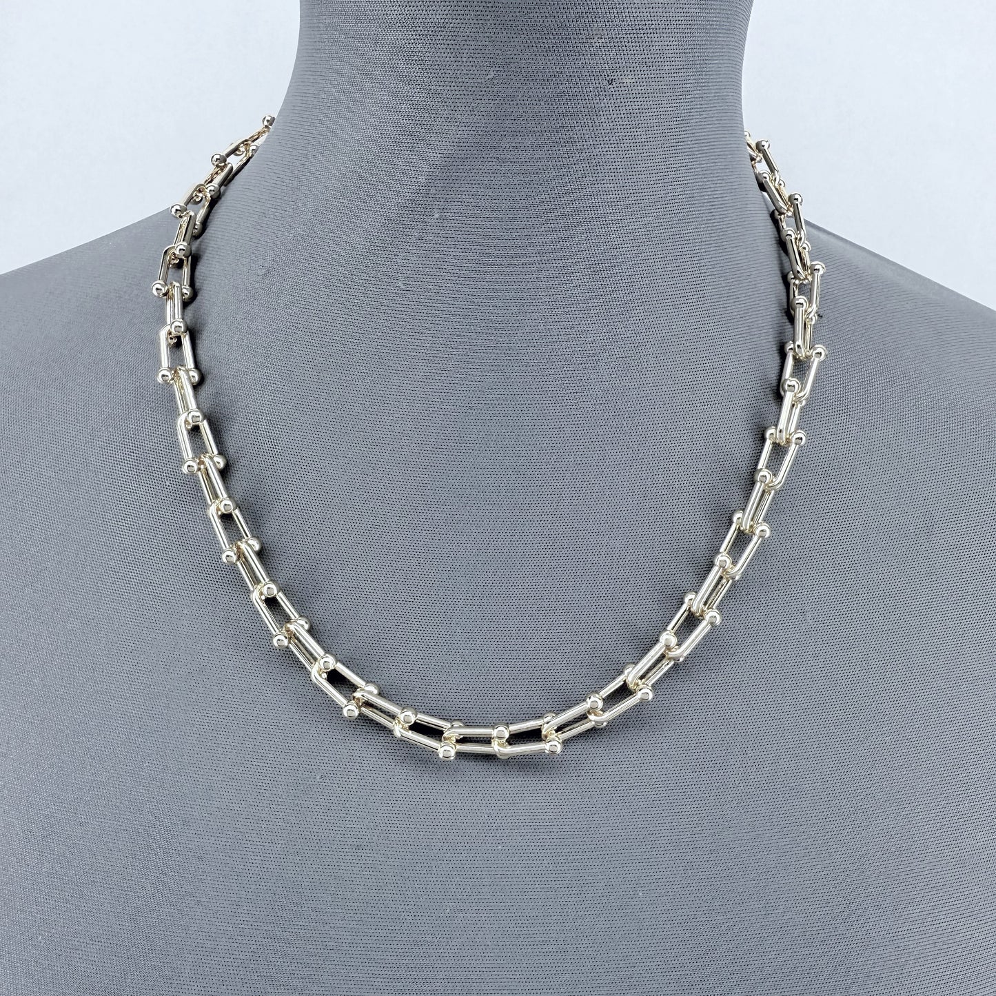 U shape Gold or Silver Finish Necklace