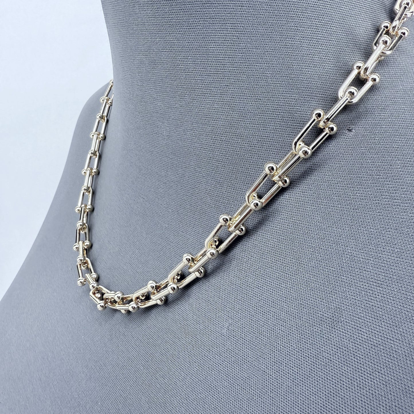 U shape Gold or Silver Finish Necklace
