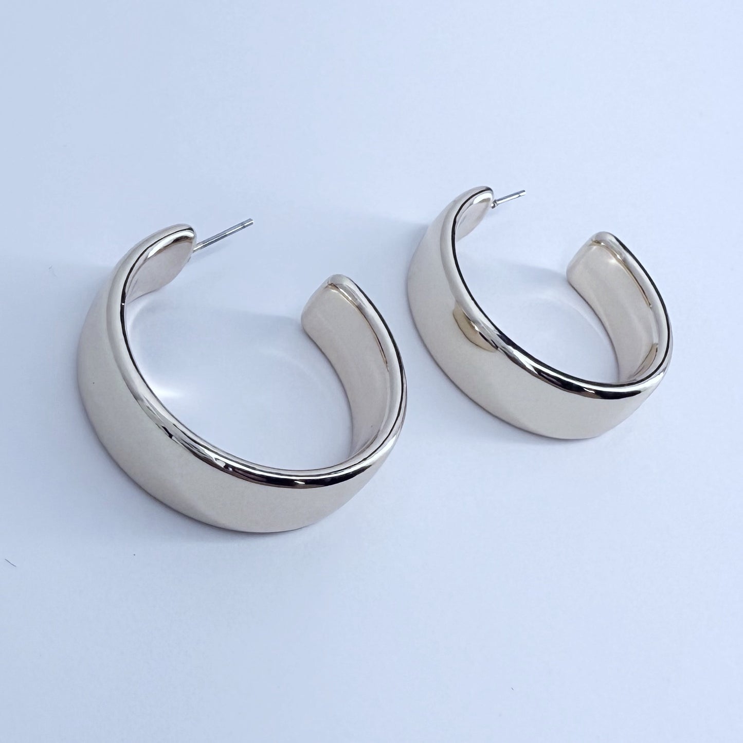 Gold or Silver Finish Small Hollow Classic Hoop Earrings