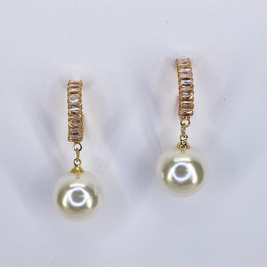 Elegant Clear Rhinestone Gold finish Earrings
