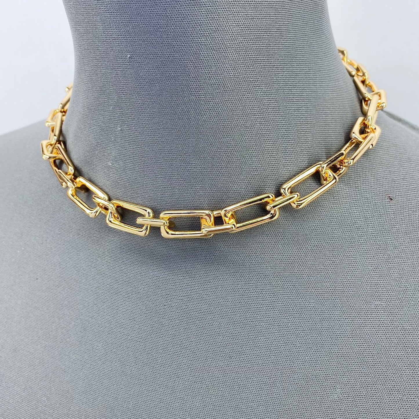 Alternating Square and Rectangle Link Chain