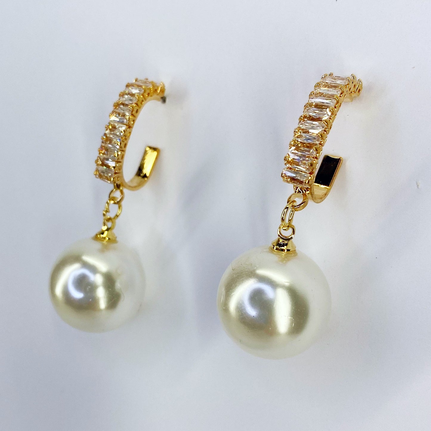Elegant Clear Rhinestone Gold finish Earrings